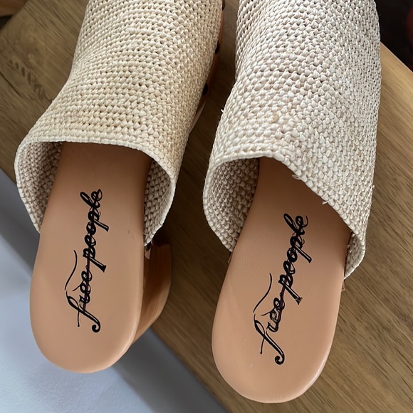 NWOT Free People Claudia Crochet Clogs - Picture 6 of 7